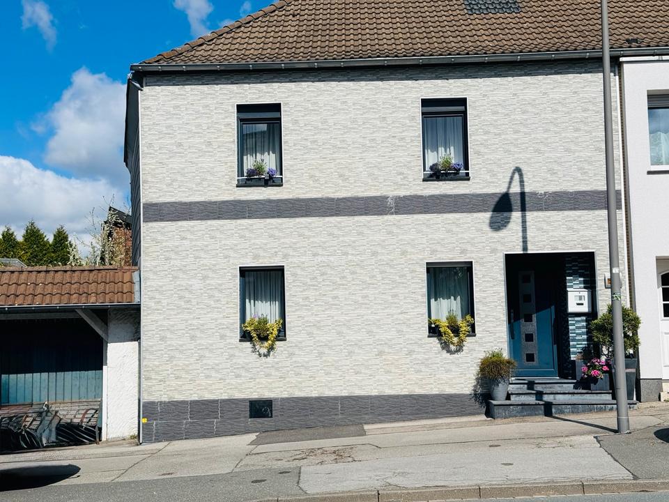 Thumbnail-Modernisiertes Haus nah an A44 & A544 zu verkaufen