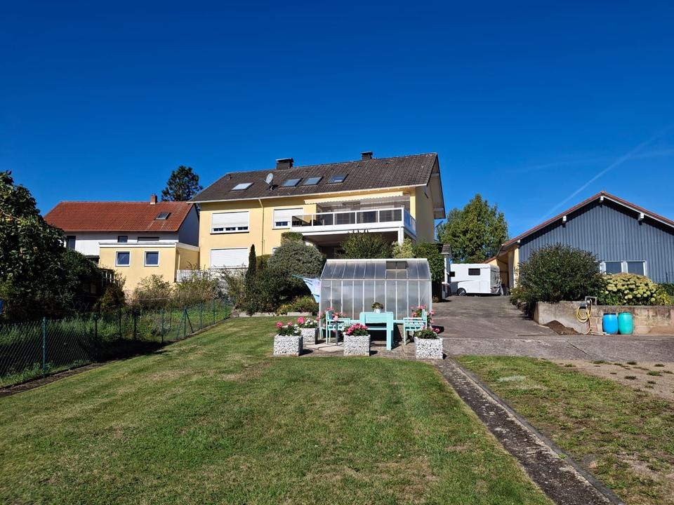 Thumbnail-Zweifamilienhaus mit Nebengebäuden in Haunetal - Top Zustand