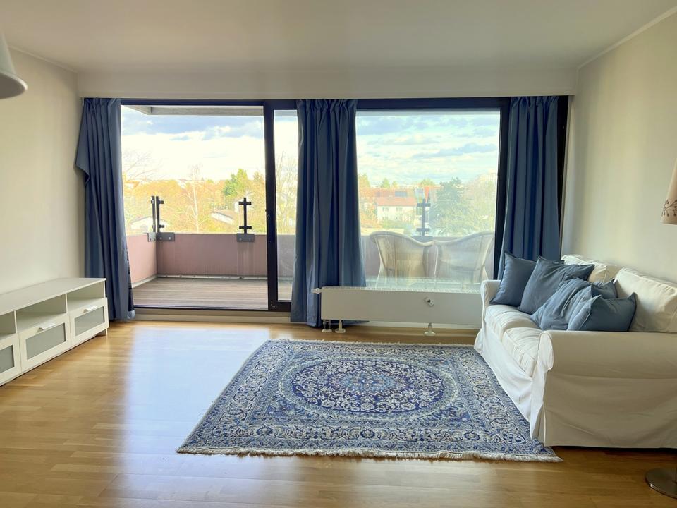 Thumbnail-VOLLMÖBLIERTE 2-ZIMMER-WOHNUNG! Lichtdurchflutete Wohnung mit Balkon, Aufzug und TG-Stellplatz