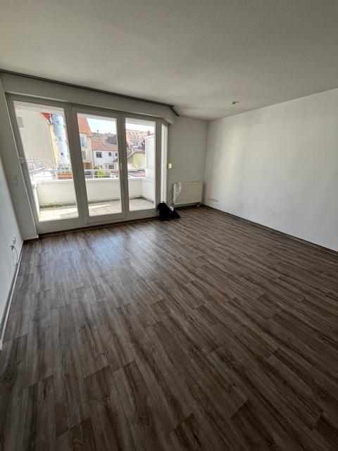 Thumbnail-Helle, freundliche Wohnung mit Balkon zu vermieten!