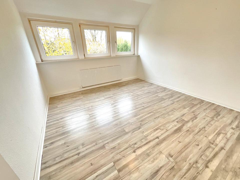 Thumbnail-Schöne 4 Zimmerwohnung in süßem 4 Familienhaus