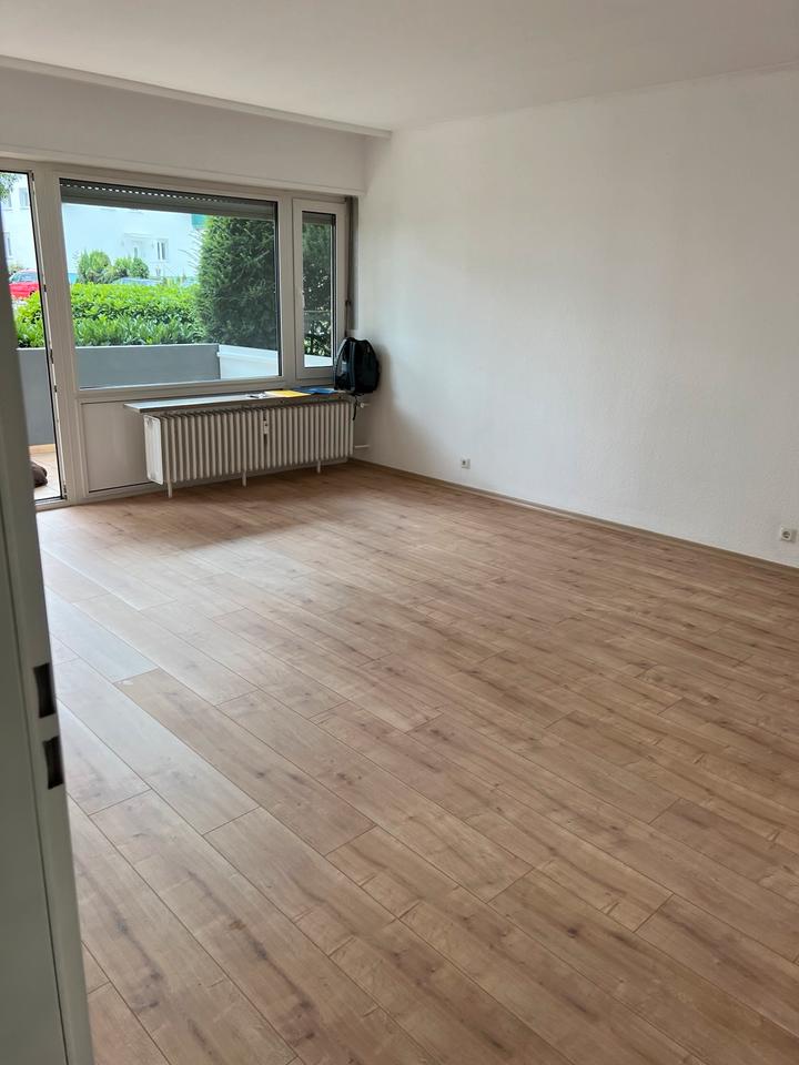 Thumbnail-Große 5 Zimmer-Wohnung mit Garage und Balkon