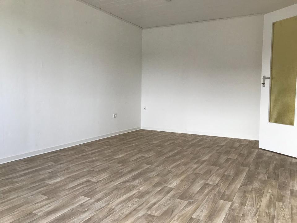 Thumbnail-1 12 Zimmer Wohnung in Lohe-Rickelshof, OG, zum 15. April frei