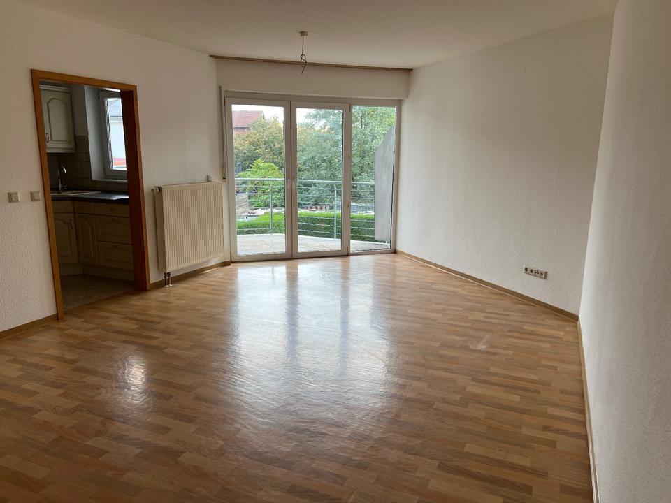 Thumbnail-Schöne Wohnung im Ortskern von Schmelz mit Südbalkon