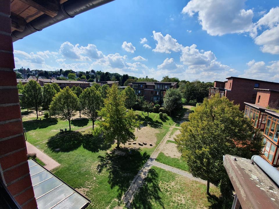 Thumbnail-Nur mit WBS: Paradies für Kinder, helle 3-Zimmer-Wohnung mit Wintergarten