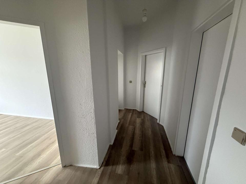 Thumbnail-Frisch renovierte 3 Zimmer Wohnung