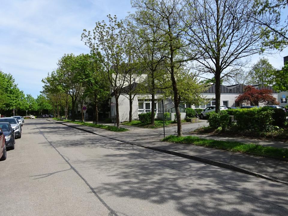 Thumbnail-. . 2 Zi., Whg mit Dachterrasse, Küche, TG. . von PRIVAT . .