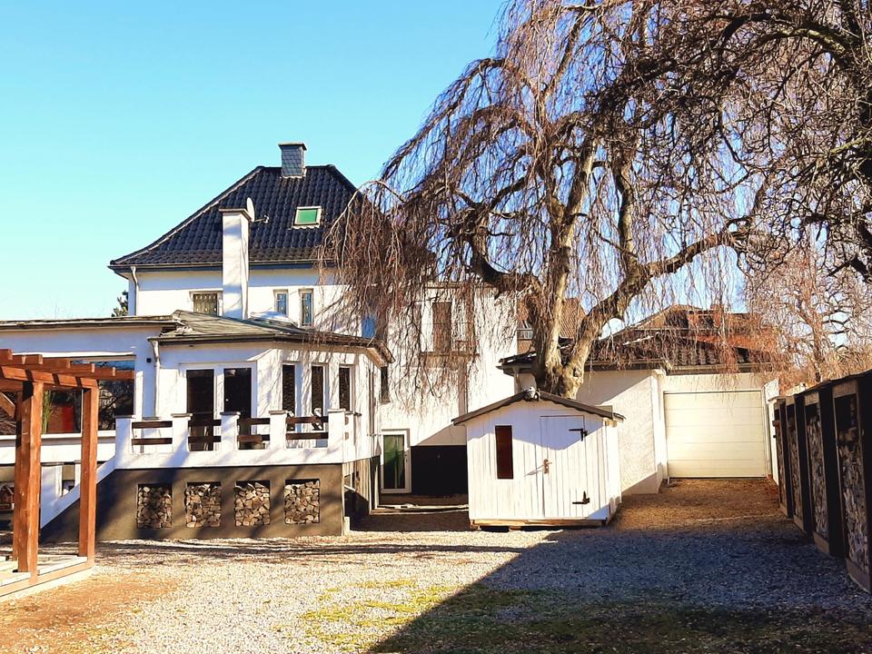 Thumbnail-Exclusive Stadtvilla mit 4 Wohneinheiten & Ausbaureserve +Privat+