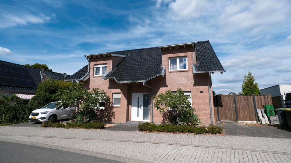 Thumbnail-Einfamilienhaus mit Garage und 4 Schlafzimmern