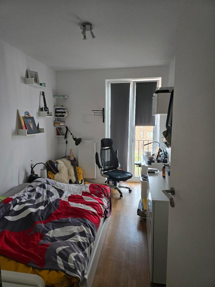 Thumbnail-Großzügige 3-Zimmer-Wohnung mit Balkon und Einbauküche .