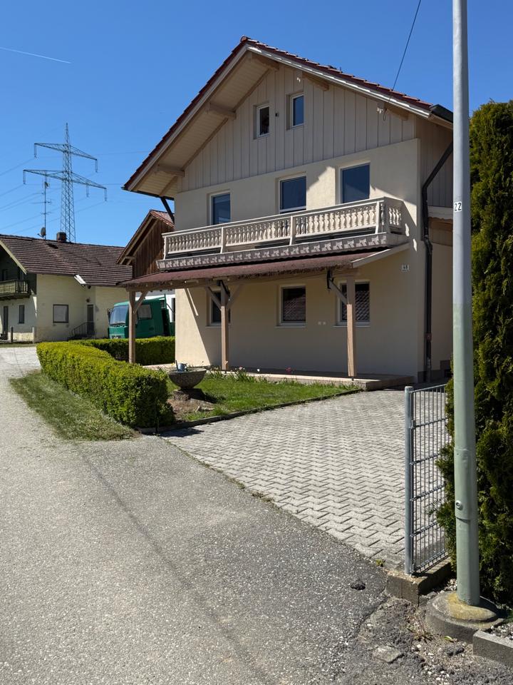Thumbnail-Charmantes Einfamilienhaus mit Carport, Garten und Photovoltaik