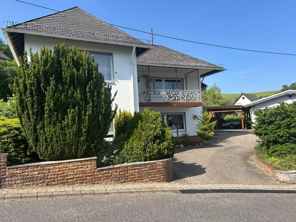 Thumbnail-Familienfreundliches Einfamilienhaus mit Garten, Garage, Carport