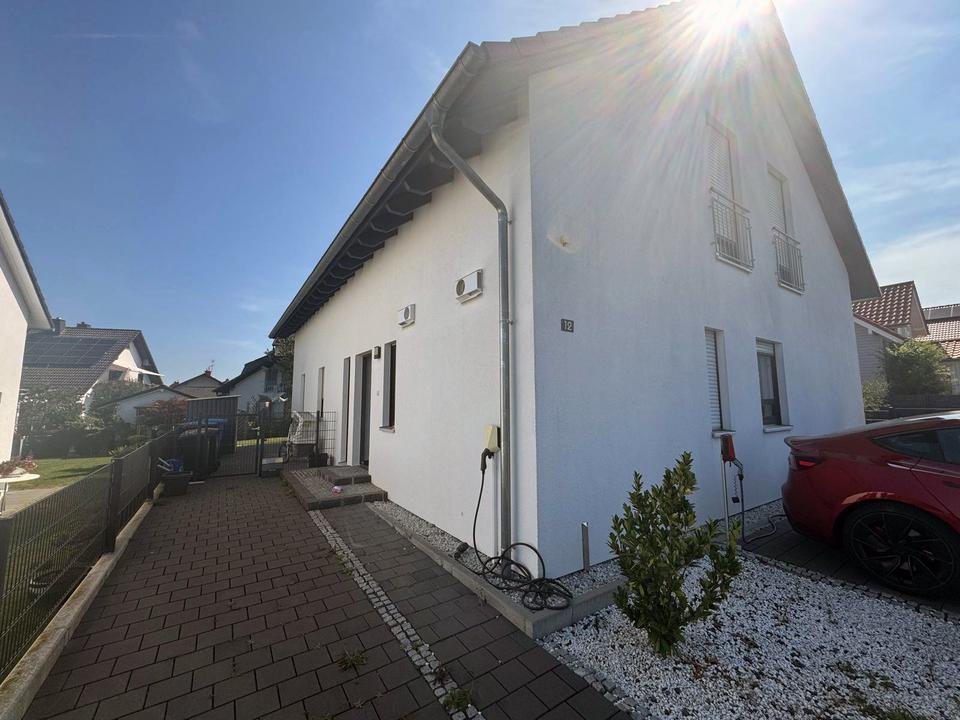 Thumbnail-Modernes Zweifamilienhaus mit zwei Wohneinheiten in ruhiger Lage