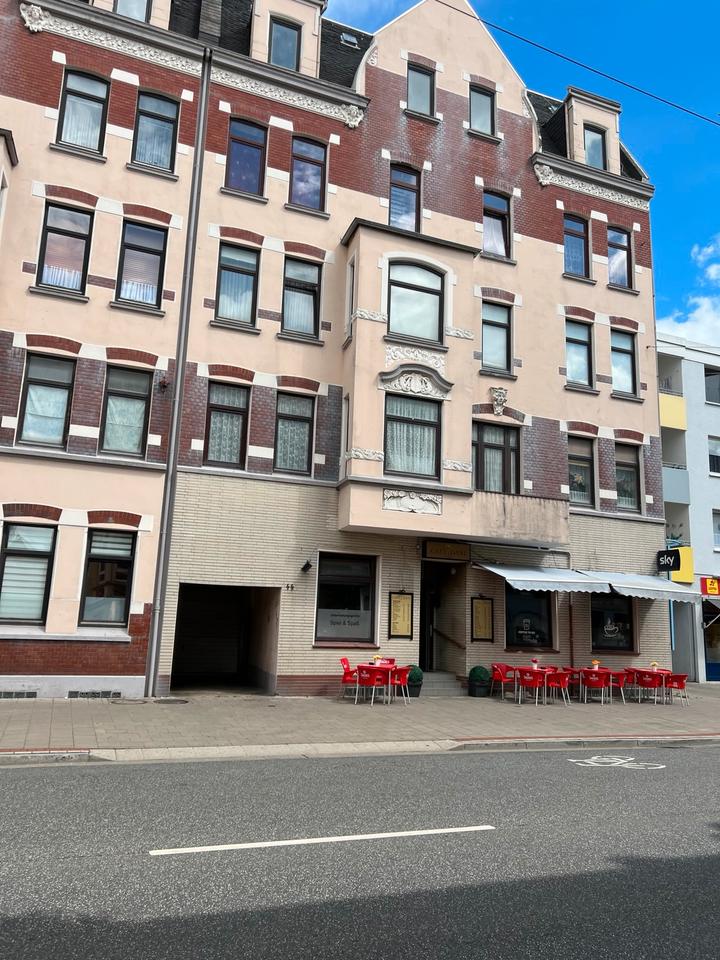 Thumbnail-Verkaufe 5 ZKB mit Garage & Separate Einfahrt!