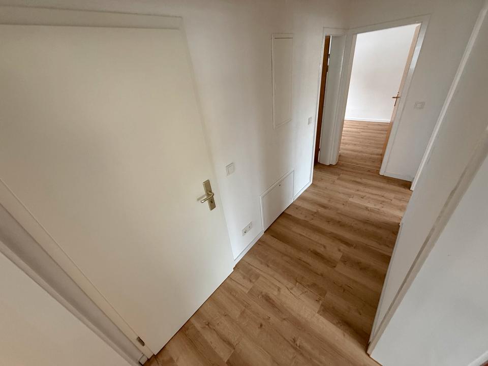 Thumbnail-Kernsanierte 4 Zimmer Wohnung ab dem 01.08.2026 frei