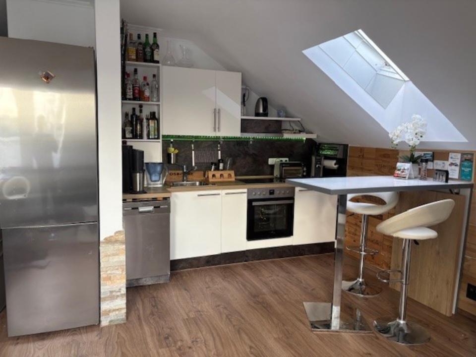 Thumbnail-Helle, vollmöblierte DG-Wohnung in zentraler, ruhiger Lage von WI