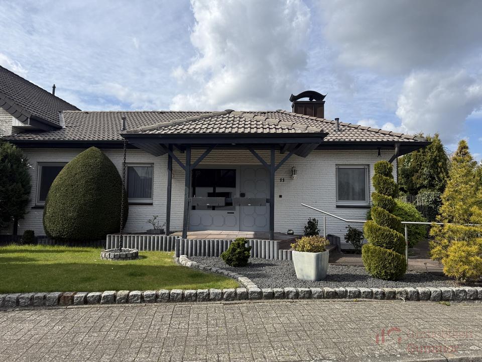 Thumbnail-IMMOBILIEN GUMNIOR präsentiert: gepflegter, ebenerdiger Bungalow mit schönem Garten und Garage