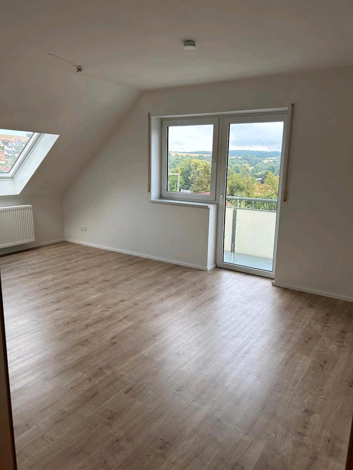 Thumbnail-Helle 4-Zimmer Wohnung in Poppenlauer zu vermieten