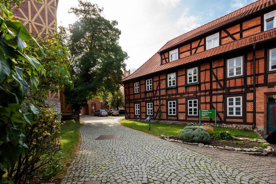 Thumbnail-Idyllisch wohnen: 3-Raum-Wohnung im Brüderhaus Neinstedt