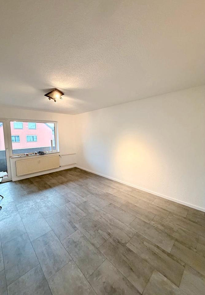 Thumbnail-Helle 2 Zimmer Obergeschoss Wohnung