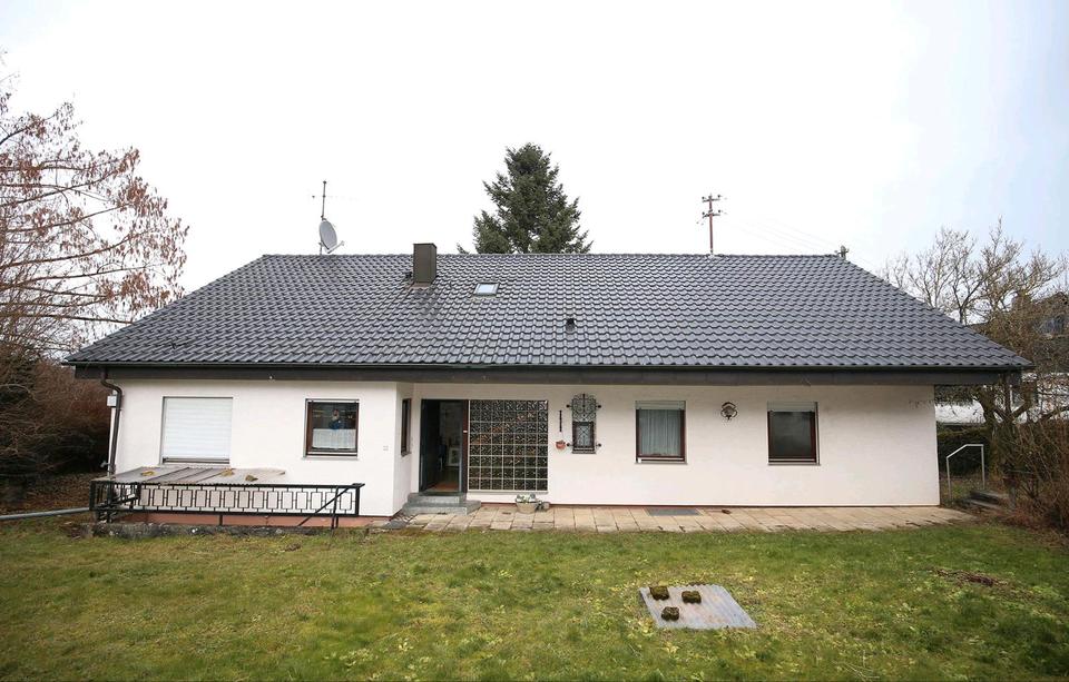 Thumbnail-2-Familienhaus Börtlingen BJ1972