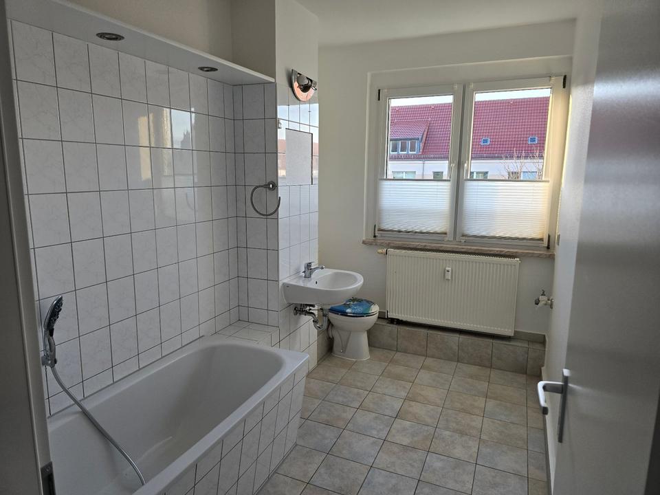 Thumbnail-Tolle 4 R-Whg und 3 R-Whg, renoviert oder 1 Jahr mietfrei