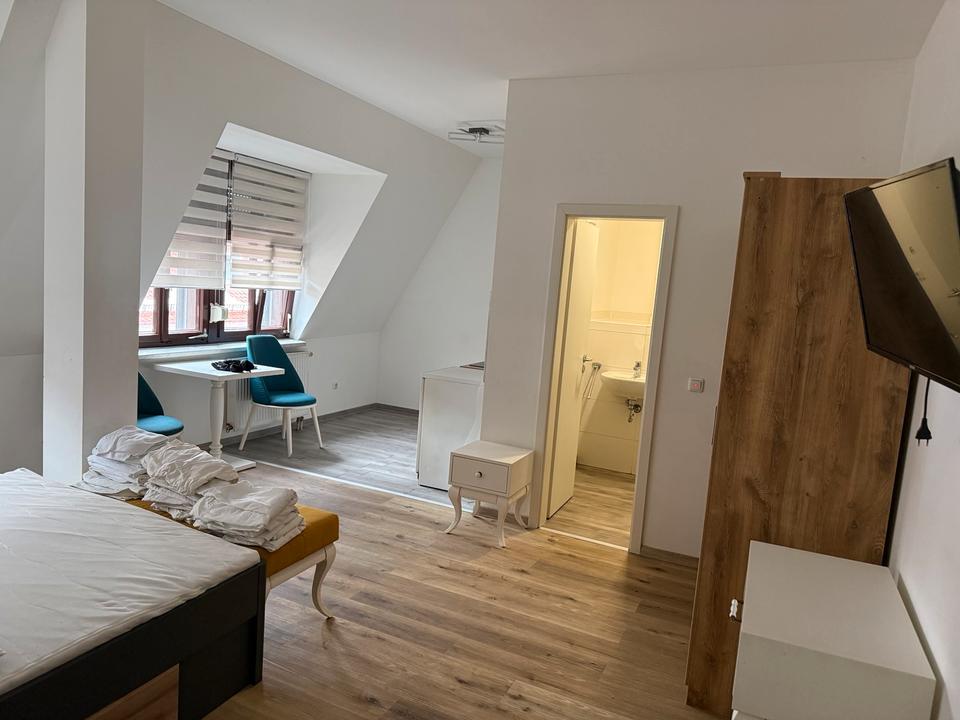 Thumbnail-Großes 1-Zimmer Apartment mit einer Küche