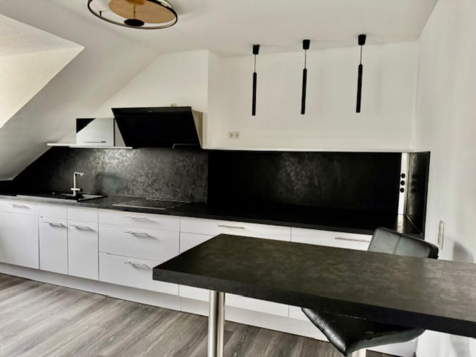 Thumbnail-Traumhaft schöne 3 Zimmer Wohnung im Zentrum, teilmöbliert, Einbauküche