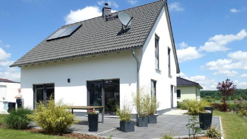 Thumbnail-Preis angepasst – Modernes EFH mit Garten & Doppelgarage