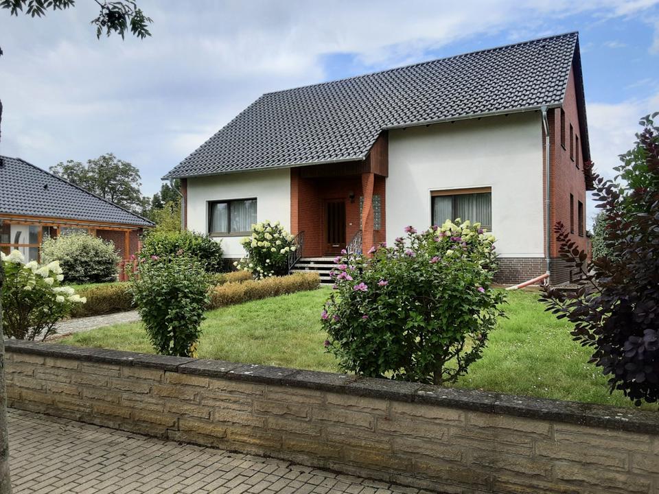 Thumbnail-Großes Einfamilienhaus mit Einliegerwohnung auf dem Lande