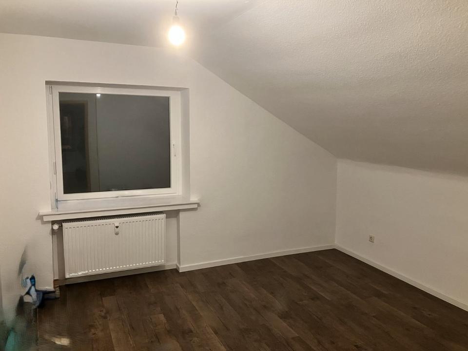 Thumbnail-Gepflegte 3-Zimmer Dachgeschosswohnung in Bornheim