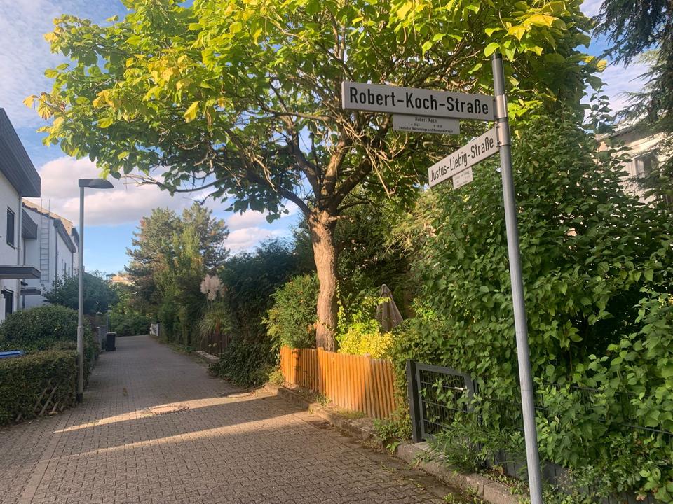 Thumbnail-5 Zimmer Reihenhaus 164 qm ENERGIEKLASSE D - zentral in Isenburg