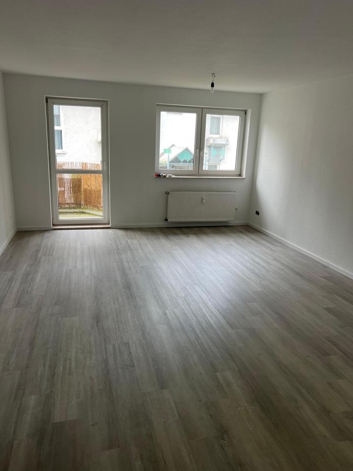 Thumbnail-Frisch renovierte 3-Zimmer-Wohnung mit Balkon & Stellplatz (WBS)