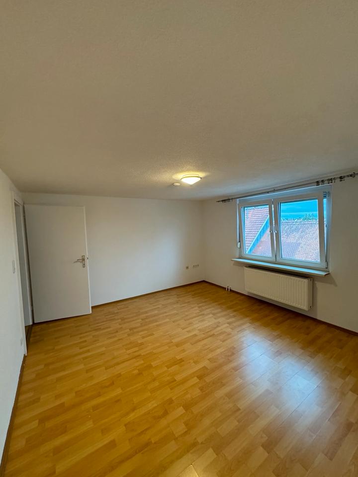 Thumbnail-Helle 4-Zimmer-Wohnung mit 90 m² in zentraler Lage zu vermieten
