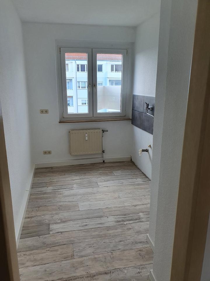 Thumbnail-ruhige 2 Raum Wohnung in Weißenfels West mit Balkon zu vermieten