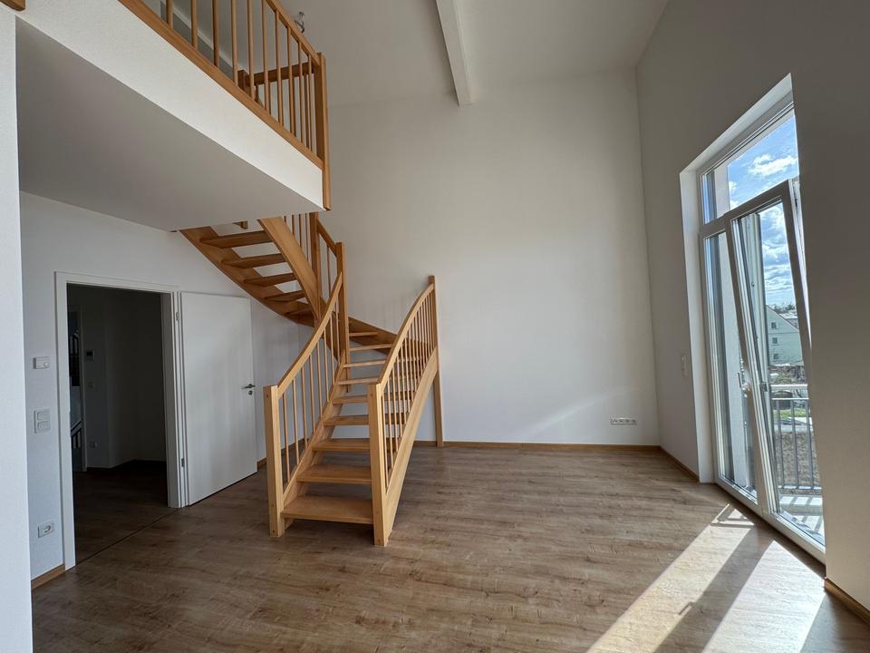 Thumbnail-Moderne 4-Zimmer-Maisonette-Wohnung in grüner und ruhiger Lage in Oranienburg mit Balkon und Aufzug