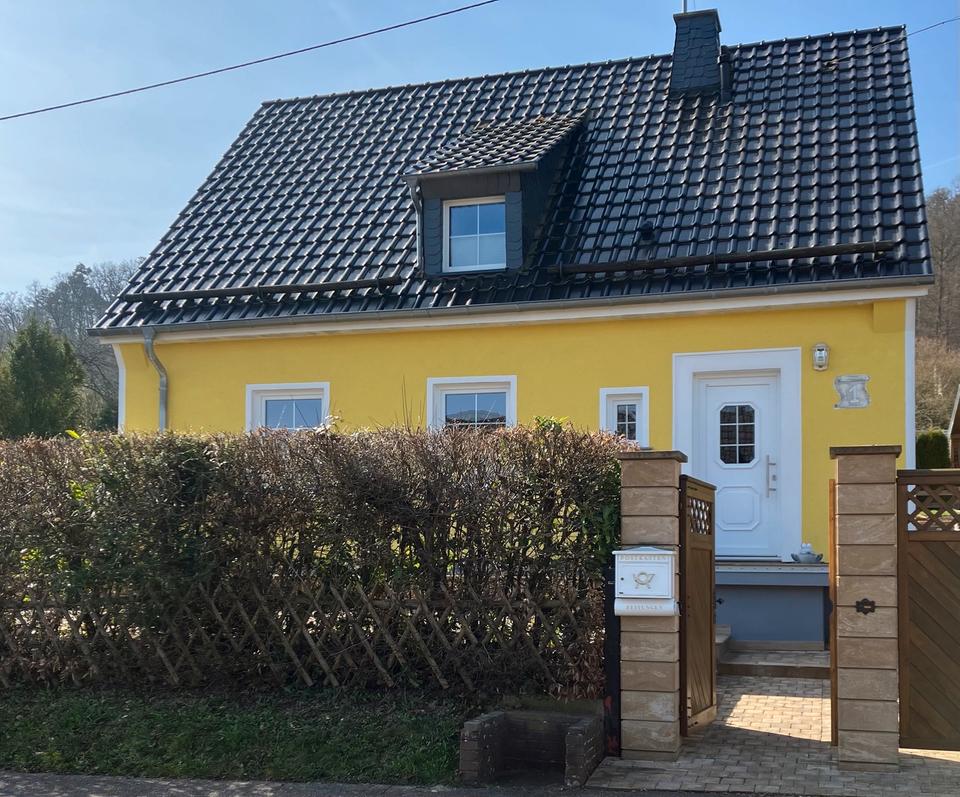 Thumbnail-Freistehendes Haus mit großem Garten auf 898 qm Grundstück