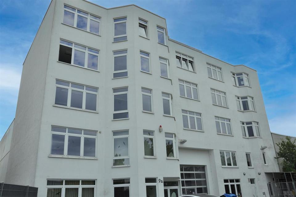 Thumbnail-Modernisierte Bürofläche im Gewerbegebiet Friedrichsfeld Nähe TESLA
