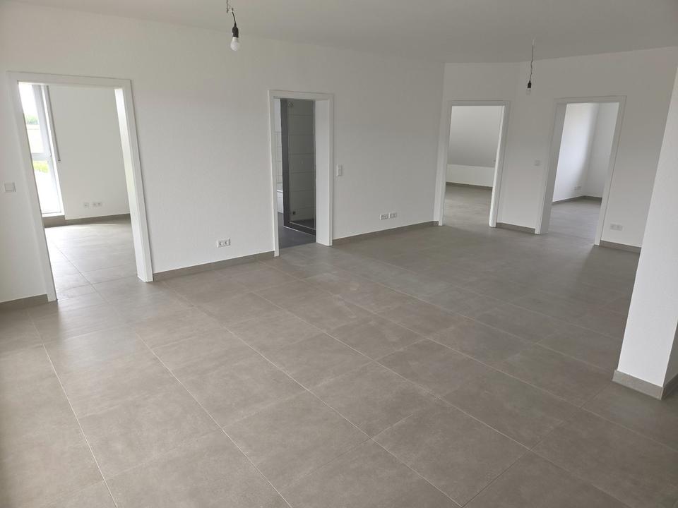 Thumbnail-4 Zimmerwohnung mit Balkon in Großostheim -Erstbezug zu vermieten