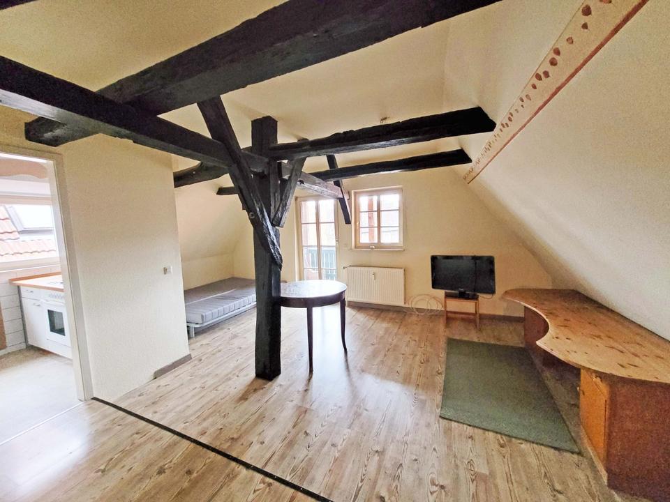 Thumbnail-ZENTRALE LAGE!!! Schnuckelige 2- Zimmerdachgeschosswohnung mit Einbauküche