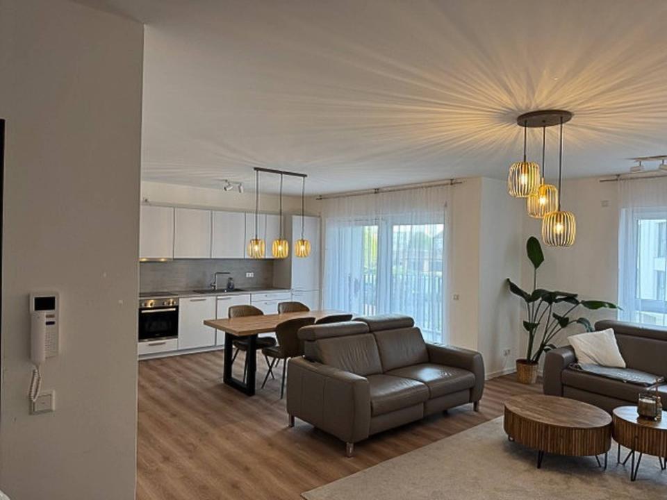 Thumbnail-Paar-Highlight in Magdeburg: 3 Zimmer, moderne EBK & Balkon
