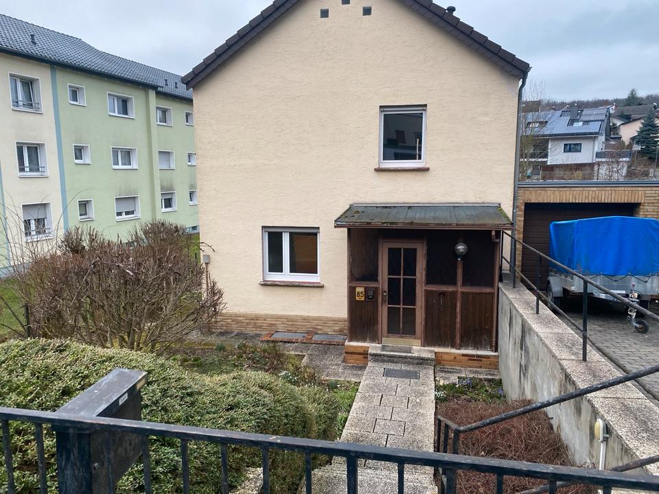 Thumbnail-Haus mit Garten und Garage zu vermieten
