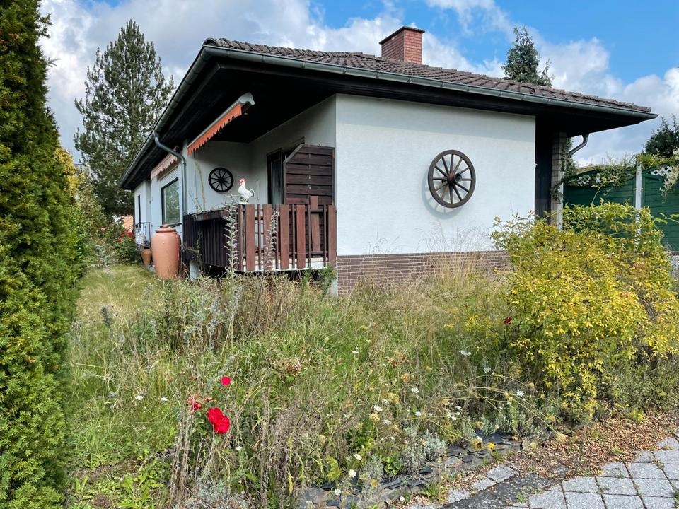 Thumbnail-BESONDERES HAUS ZU VERKAUFEN Freistehender, großzügiger Bungalow