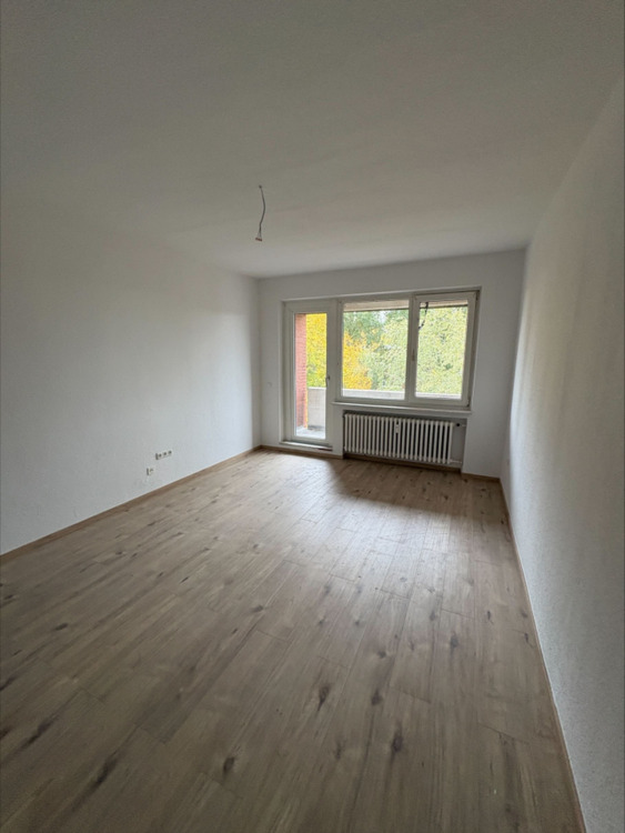 Thumbnail-Helle 3-Zimmer-Wohnung in Leer Leerort mit Balkon