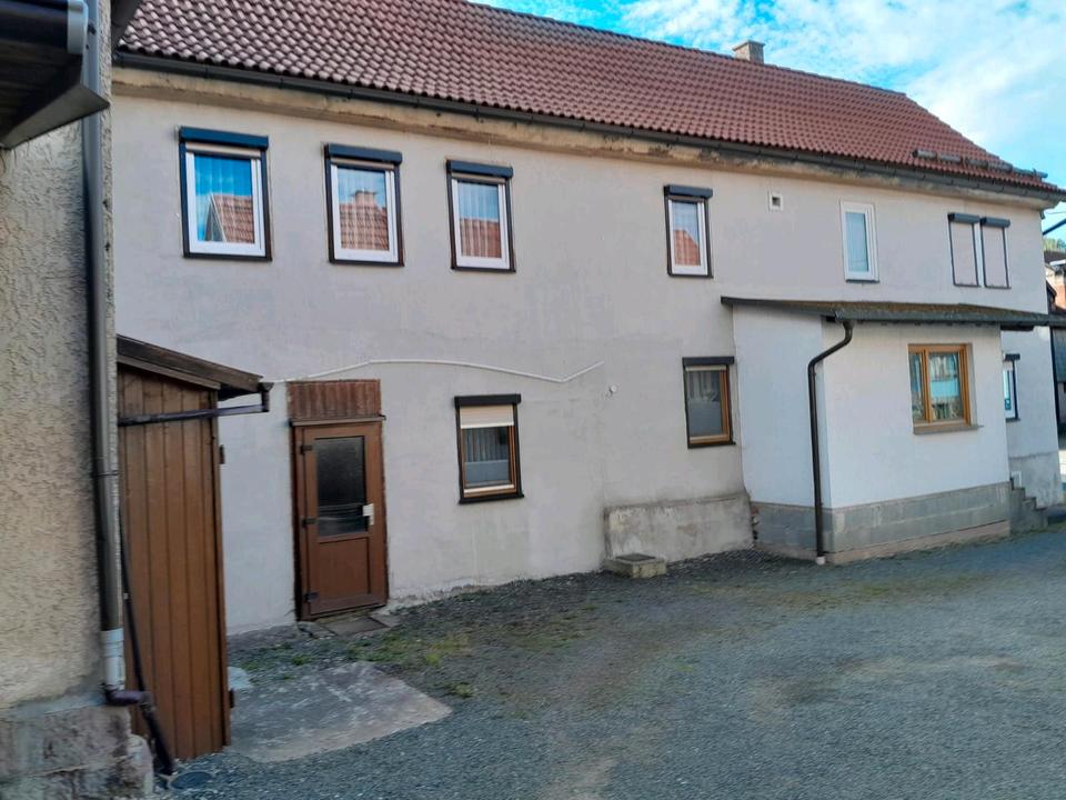 Thumbnail-Ein-Zweifamilienhaus mit Kamin | 140 m²