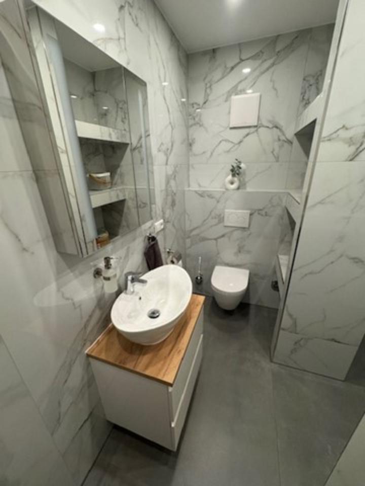 Thumbnail-Moderne MÖBILIERTE 2-SZ-EG-Wohnung 85 qm in Möckmühl-Züttlingen