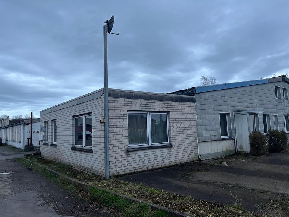 Thumbnail-Halle 800 m² + 2 WE + Abstellpl. 800 m² Peterhagen zu vermieten