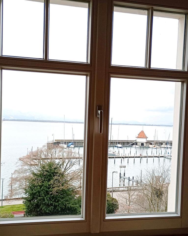 Thumbnail-180 Quadratmeter große Wohnung mit direktem Seeblick zu verkaufen