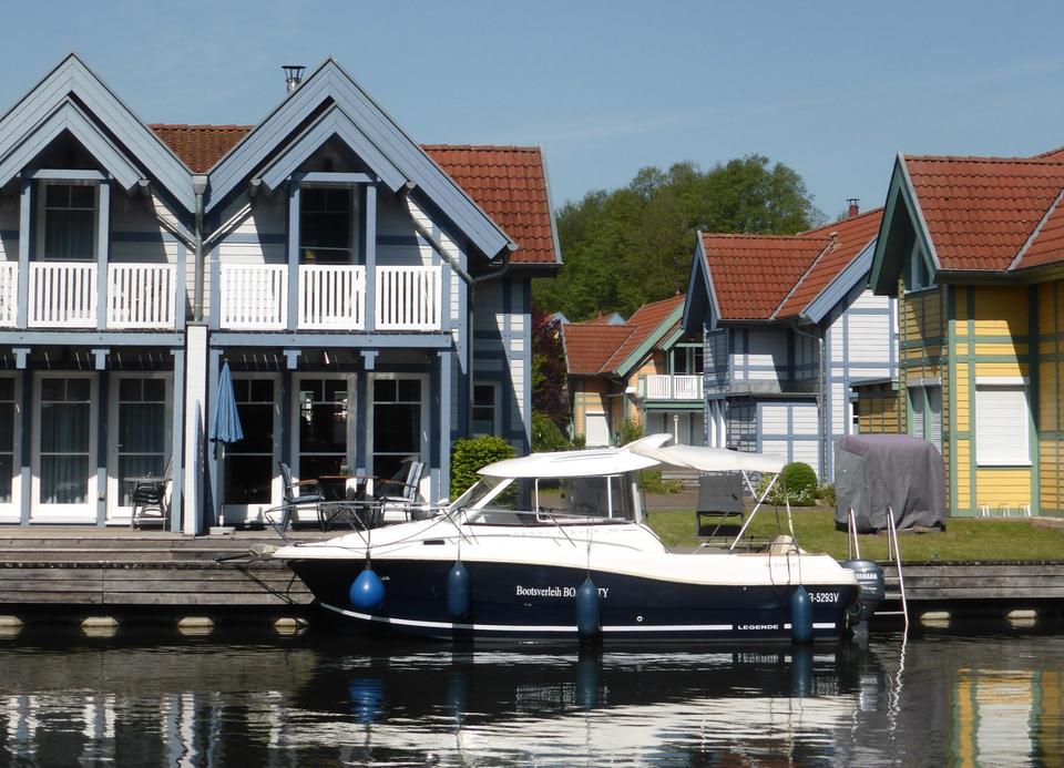 Thumbnail-Ferienhaus mit eigenem Bootsliegeplatz Jetzt Besichtigungstermine