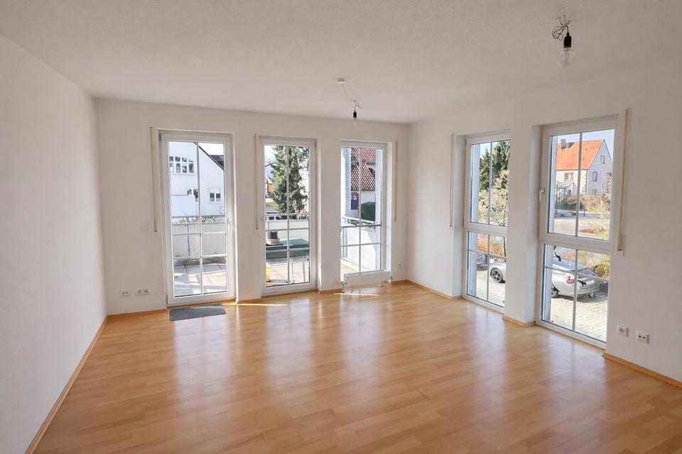 Thumbnail-3-Zimmer-Wohnung mit Balkon, 1. OG in Burgthann, frisch renoviert